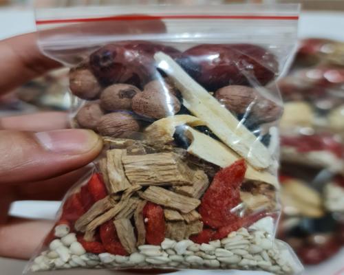 Thuốc bắc hầm gà đặc biệt 11 vị